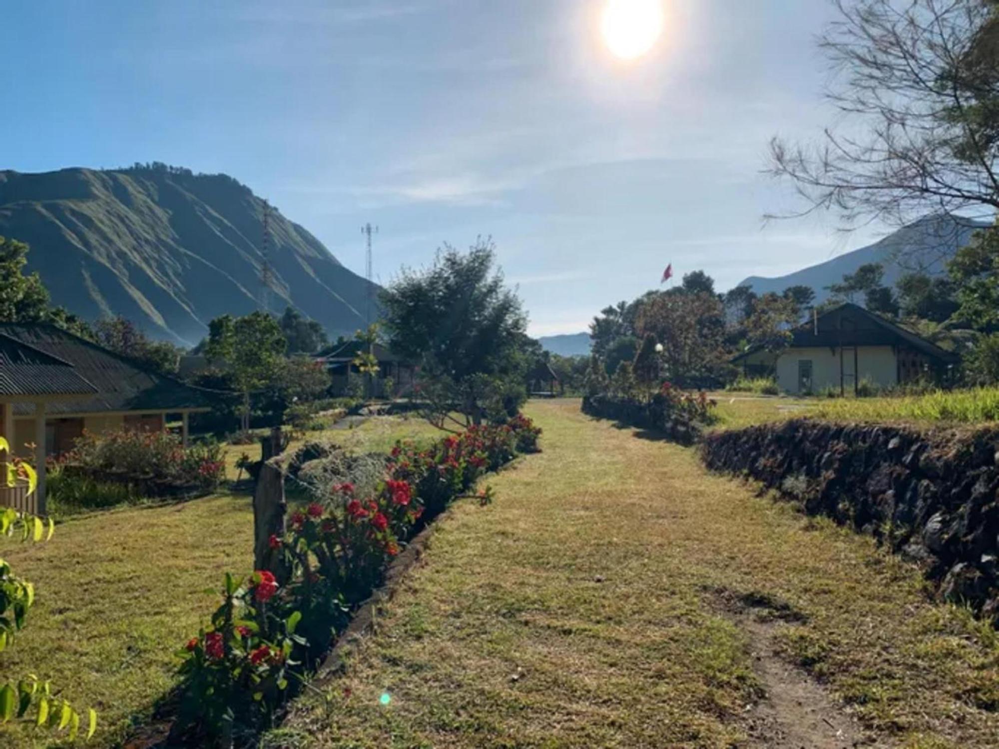 Lembah Rinjani Villa & Resto Syariah By Ecommerceloka Сембалун Лаванг Экстерьер фото
